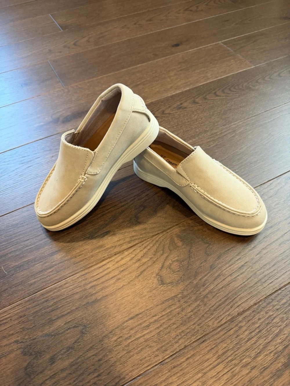 Dream Paris Boys Cream Slip on Loafer Size 11 - C39-058